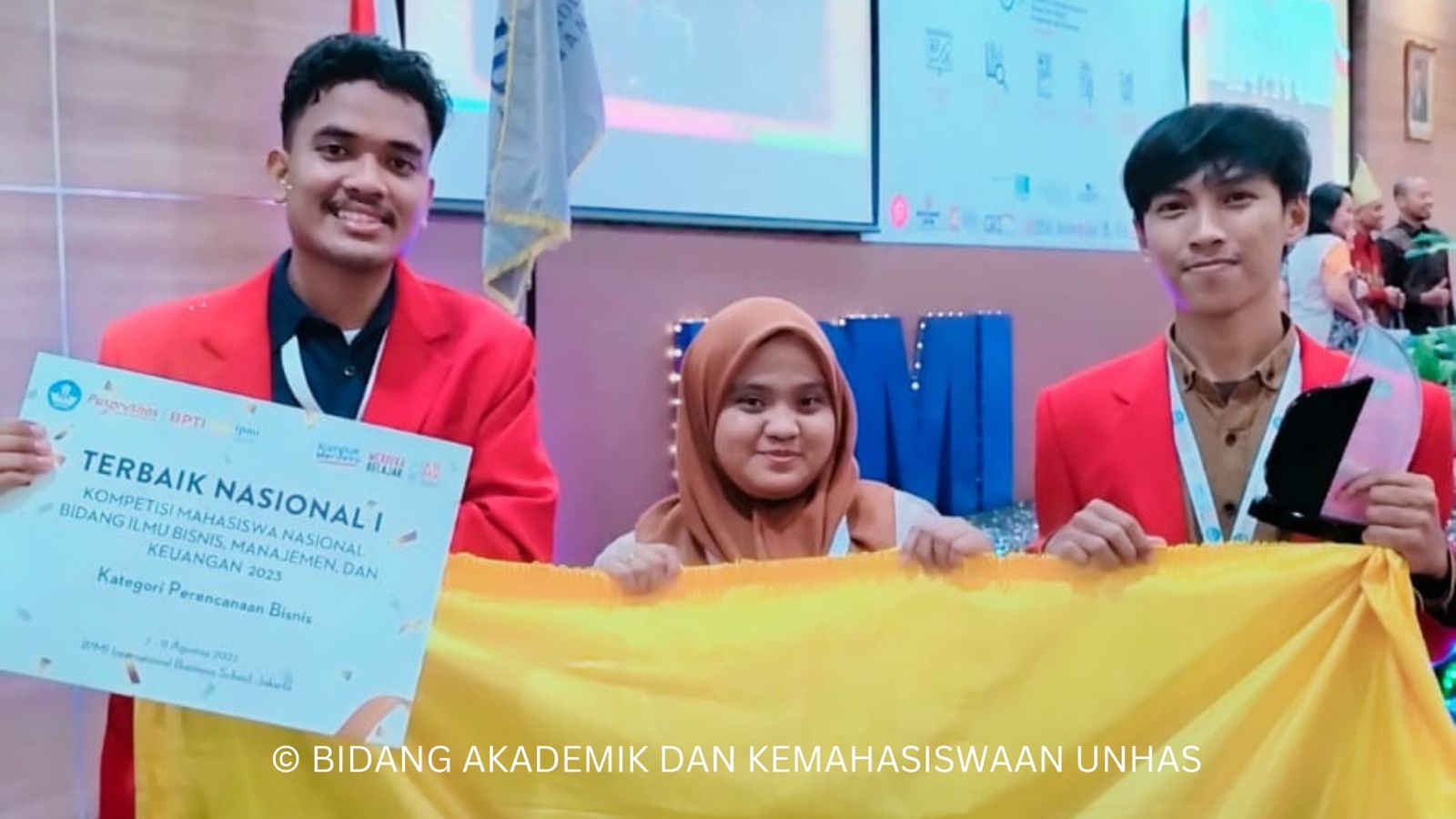 Tim Unhas Juarai Ajang Kompetisi Nasional Bidang Ilmu Bisnis, Manajemen, dan Keuangan.