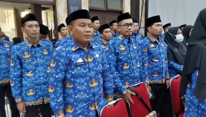 1195 PPPK di Kementerian Agama Sulawesi Selatan, dilantik dan diambil sumpahnya oleh Menteri Agama Yaqut Cholil Qouma.