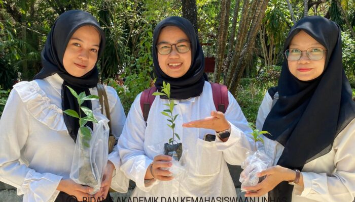 11 Ribu Bibit Pohon Telah Didistribusikan ke Mahasiswa Baru Unhas Terus Dipantau Lewat Link dari ArcGIS Survei 123