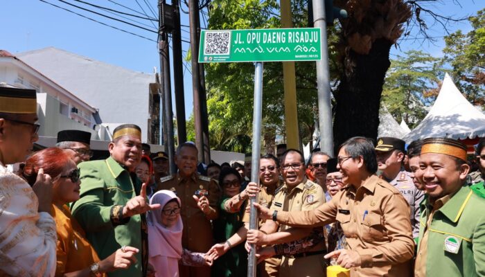Danny Pomanto Resmikan Pergantian Nama Jalan Cendrawasih Jadi Opu Daeng Risaju