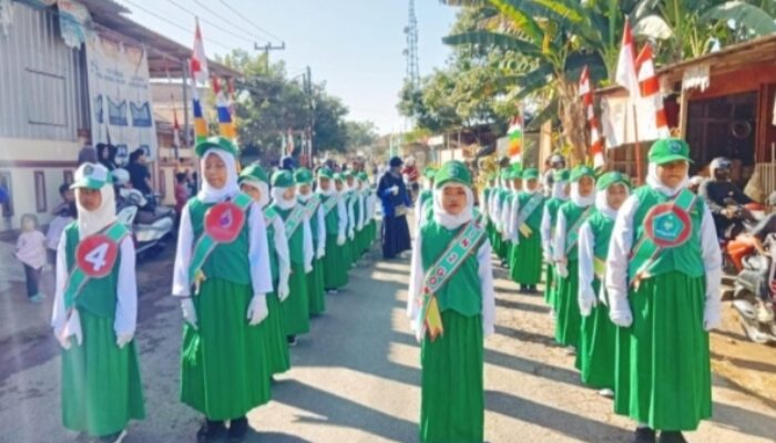 Hijau Putih Siswa MIN 2 Gowa, Meriahkan Lomba Gerak Jalan Kecamatan Pallangga