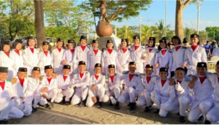 Gabungan Tim Paskibraka UPT SPF SMPN 26, SMPN 34 dan SMPN 48 Makassar hadir dan turut Meriahkan Karnaval F8