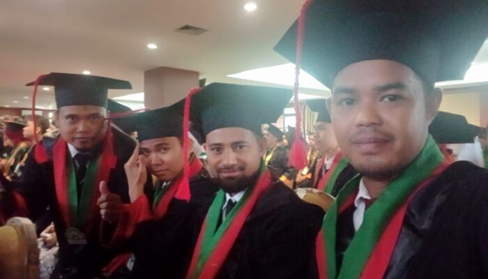 Guru MIN 2 Gowa, berhasil menyelesaikan Program Strata 2 Prodi Pendidikan Agama Islam di Kampus UIN Alauddin dalam jangka waktu studi kurang dari 2(dua) tahun.