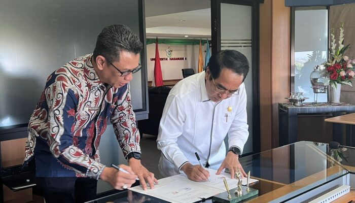 Wujudkan Kerjasama, Rektor Unhas Tandatangani MoU Bersama Ombudsman