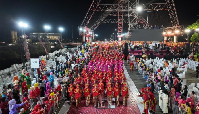 Karnaval Budaya HUT Makassar ke-416 Kota Makassar Libatkan Ribuan Generasi Z dan Milenial