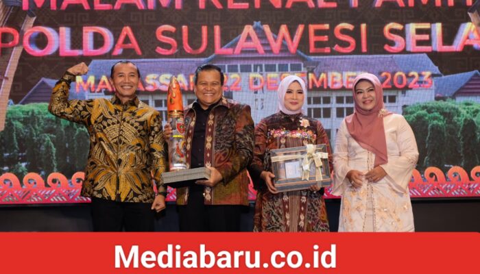 Hadiri Malam Kenal Pamit Kapolda Sulsel, Pangdam XIV/Hsn Berharap Sinergitas Antara Kodam XIV/Hsn dan Polda Terus Dapat Terjalin Baik