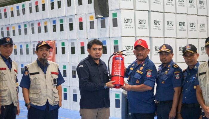 Wujudkan Pemilu Damai, Kadis Damkar Makassar Tinjau Sistem Proteksi Kebakaran Gudang Logistik Pemilu