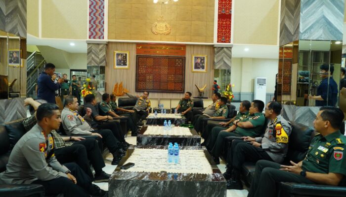 Jalin Silaturahmi dan Perkuat Sinergitas, Pangdam XIV/Hsn Kunjungi Polda Sulawesi Selatan