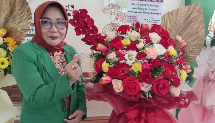 Teliti Kepemimpinan Transformasional UINAM, Nurmiati Raih Doktor Cumlaude
