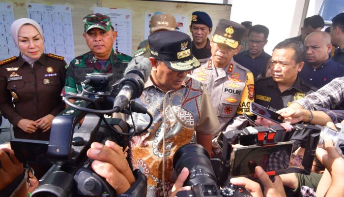 Mengawal Demokrasi Aman dan Damai, Pangdam XIV/Hsn Bersama Forkopimda Sulsel dan Penyelenggara Pemilu Lakukan Pemantauan Pemilu 2024