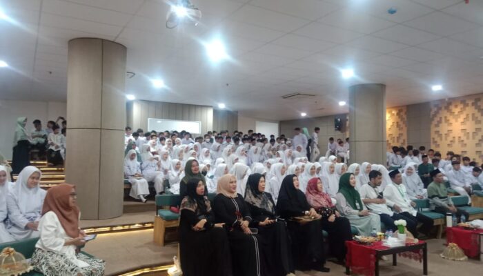 Dengan Isra’ Mi’raj Siswa SMP Islam Athirah Makassar Tingkatkan Kesadaran Sholat