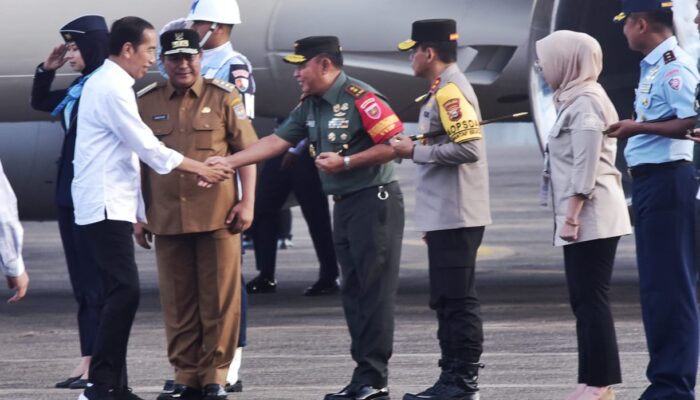 Pangdam XIV/Hsn Bersama Forkopimda Sulsel Menyambut Kedatangan RI 1 di Lanud Sultan Hasanuddin