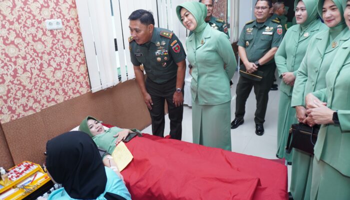 Pangdam XIV/Hsn Melaksanakan Donor Darah Dalam Rangka HUT Ke-78 Persit KCK Tahun 2024