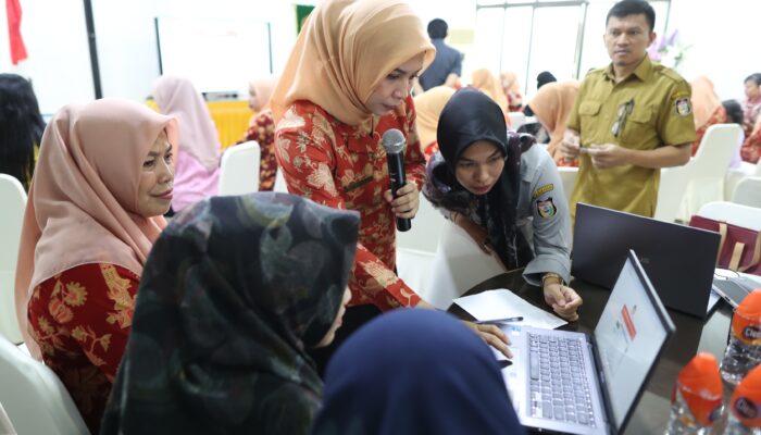 Fadliah Firman Pandu Langsung Pelatihan E-Reporting DWP Kota Makassar untuk Tingkatkan Akuntabilitas Program Kerja