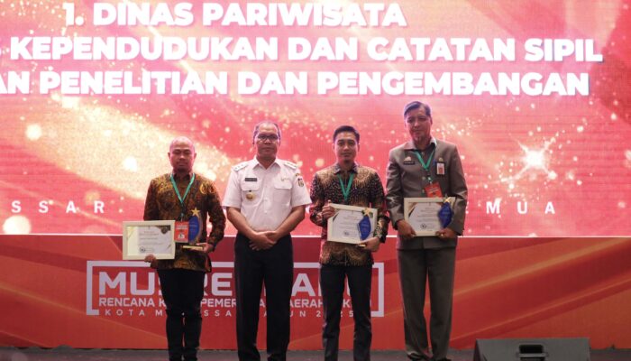 Keren! 3 OPD Ini Raih Penghargaan Dokumen Perencanaan Terbaik di Makassar