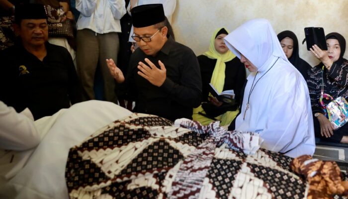 Bersahabat Sejak Usia 16 Tahun, Danny Pomanto Lepas Kepergian Donny Kesuma