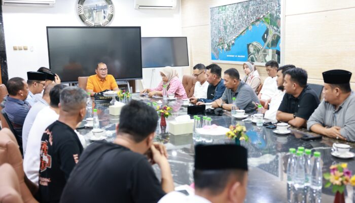 Keren! Pawai Obor Malam Takbiran sebagai Wujud Makassar Kota Festival Tepian Air