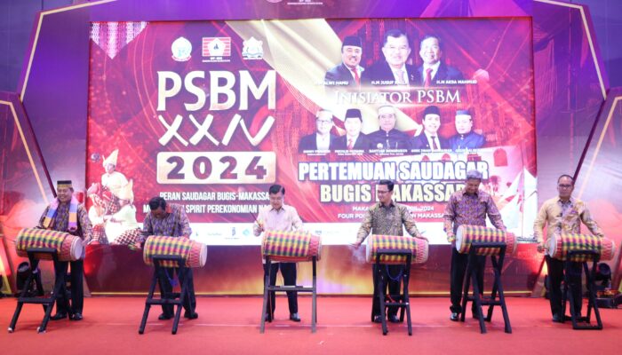 Danny Pomanto Tabuh Gendang pada Pembukaan PSBM XXIV