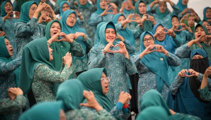 Buka Bimtek, Indira Yusuf Ismail Minta TP PKK Kecamatan Selaraskan Program Kerja dengan TP PKK Kota