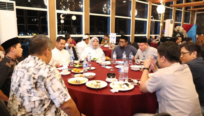 Plt Kadiskominfo Makassar Hadiri Acara Silaturahmi dengan APJII: Jembatan Kolaborasi untuk Keamanan Internet
