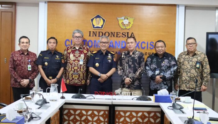 KPPU TINGKATKAN KOLABORASI DENGAN BEA CUKAI UNTUK CEGAH PERSAINGAN USAHA TIDAK SEHAT AKIBAT IMPOR