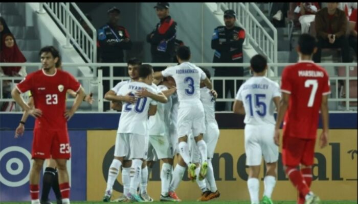Cek Fakta: Pemberitaan Pertandingan Timnas Indonesia vs Uzbekistan Diulang karena Wasit Curang