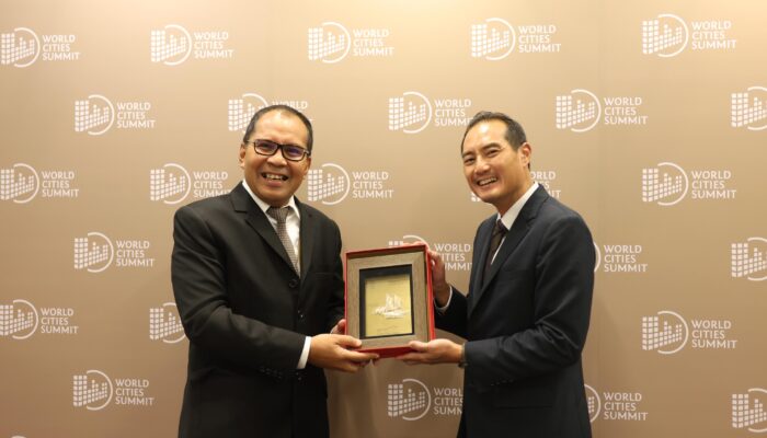 Danny Pomanto Lakukan Pertemuan Bilateral dengan Menteri Senior Pembangunan Nasional dan Kominfo serta Presiden Singapura