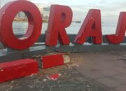 Seorang Remaja Tewas diduga Terjatuh Saat Memanjat Huruf T di Ikon Anjungan Toraja