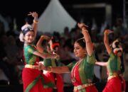 Pecah! Delegasi India Pukau Warga Makassar dengan Tarian Bharatanatyam & Kuchipudi di F8