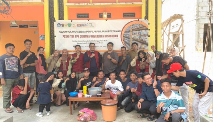 Mahasiswa Unhas Tingkatkan Kemandirian Pemuda Maros Melalui Budidaya Jamur Tiram
