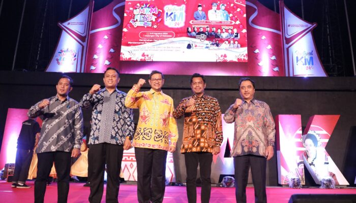 PJ Sekda Dampingi Staf Ahli Kemenkominfo RI Buka Resmi KIM FEST dan UMKM Fiesta 2024