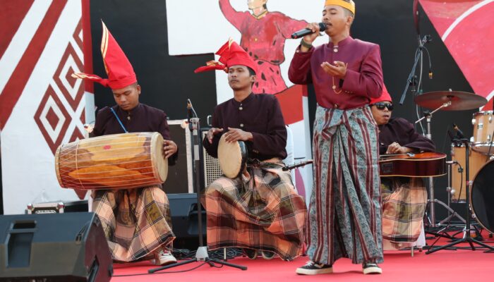 Pertunjukan Musik To Riolo Meriahkan Festival KIM di Makassar