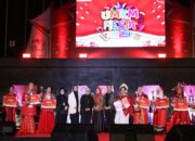 Meriahkan UMKM Fiesta 2024, 15 Ketua TP PKK Kecamatan Ikuti Fashion Show Pamerkan Produk Kerajinan UMKM