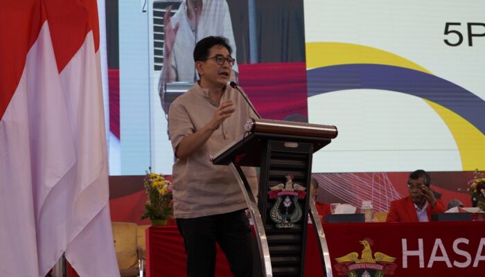 Ketua KADIN Beri Motivasi Mahasiswa Baru Unhas Tentang Peran Generasi Muda dalam Transportasi Ekonomi Menuju Indonesia Emas
