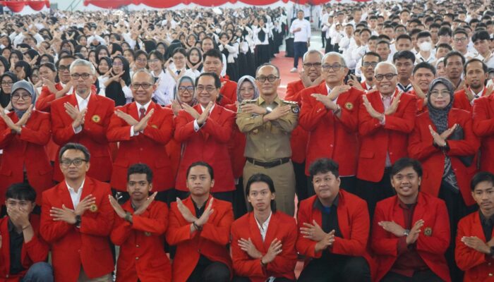 PJ Gubernur Sulsel di PKKMB Unhas: Pendidikan Sebagai Kunci Masa Depan
