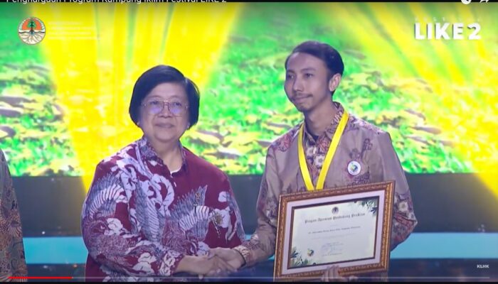 Pertamina Patra Niaga Fuel Terminal Parepare Raih Penghargaan Program Kampung Iklim 2024 dari KLHK