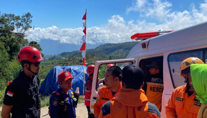 Basarnas Makassar Siaga Khusus Merah Putih di Gn. Bawakaraeng