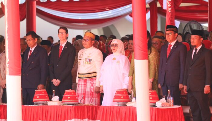 Indira-Danny Khidmat Ikuti Upacara Peringatan Proklamasi Kemerdekaan ke-79 RI di Rujab Gubernur