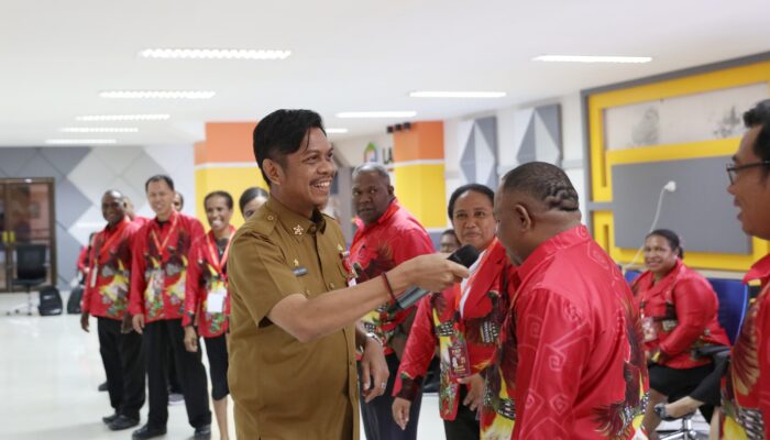 Firman Pagarra Sharing Ilmu Protokol Sentuh Hati Kepada 40 Peserta Diklat Pengawas Angkatan V