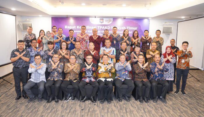 Tantangan Ekonomi Tahun 2025 Lebih Berat, Sekda Sulsel Jufri Rahman Minta TPAKD Optimalkan Program OJK