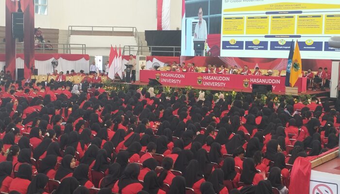 Ketua Kadin RI, M. Arsjad Rasjid P.M.Bahas Peran Generasi Muda Dalam Transformasi Ekonomi Indonesia di Penerimaan Mahasiswa Baru Unhas 2024.
