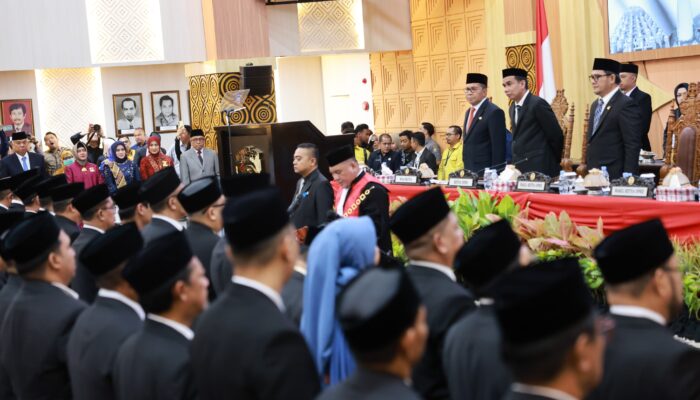 Sumpah Jabatan Anggota DPRD, Danny Pomanto Tekankan Kepentingan Publik dan Sukseskan Pilkada Serentak