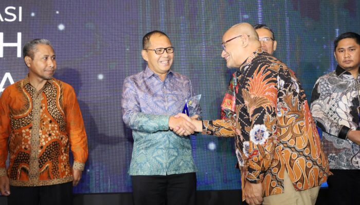 Keren! Wali Kota Makassar Danny Pomanto Raih Penghargaan Apresiasi Tokoh 2024 oleh Tempo Media