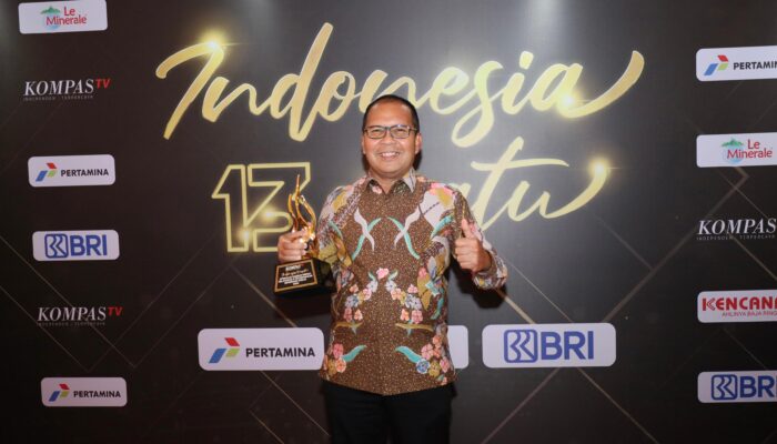 Danny Pomanto Terima Penghargaan dari Kompas TV sebagai Kota Terbaik Dalam Pelayanan dan Keterbukaan Informasi Publik