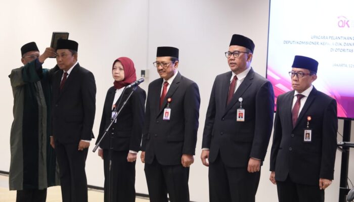 Perkuat Organisasi OJK Lantik Pejabat Level Deputi Komisioner dan Kepala OJK Daerah