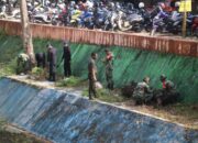 Kolaborasi TNI – Polri dan Masyarakat Bersihkan Sampah di Pinggiran Sungai dan Pasar Sentral Lama