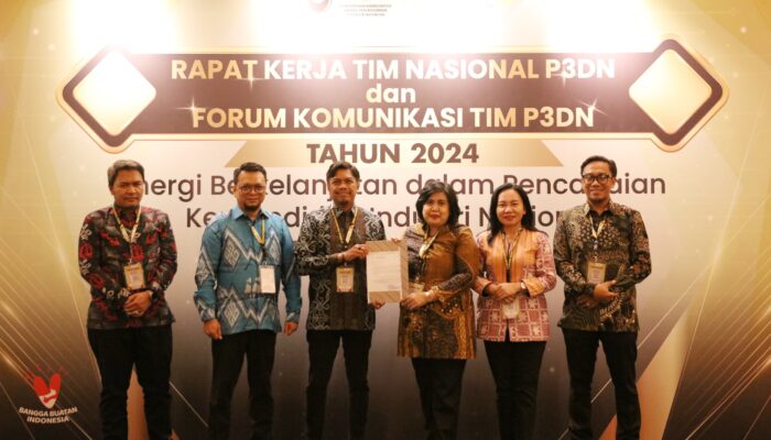 Pemkot Makassar Raih Penghargaan Kementerian Perindustrian atas Dukungan Produk TKDN