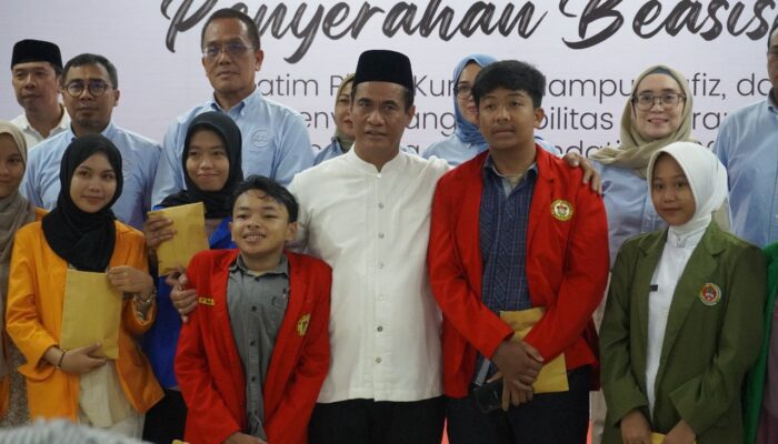 16 Mahasiswa Unhas Terima Beasiswa AAS Foundation