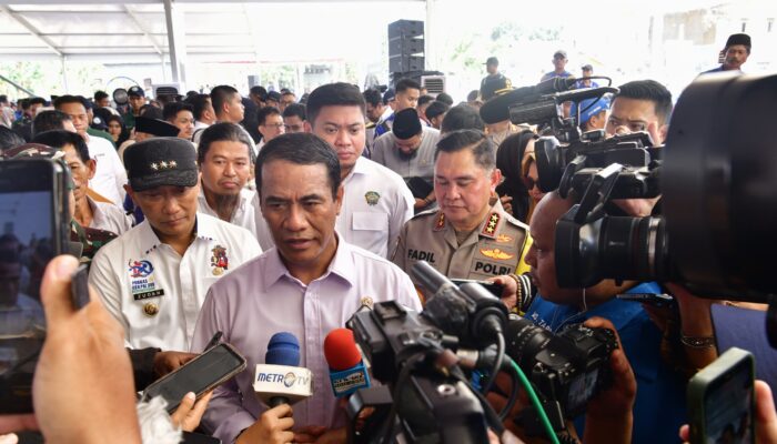 Mentan Serahkan Bantuan Rp65,4 Miliar untuk Pertanian Modern di Gowa, Prof Zudan: Berkah Bagi Masyarakat Sulsel