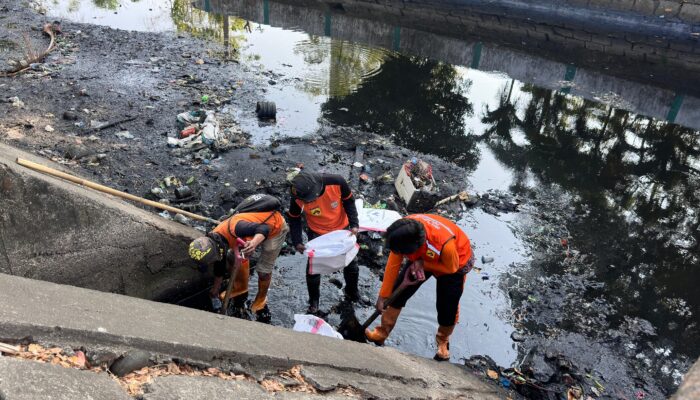 Pemkot Makassar Gelar Sabtu Bersih Kanal dan Drainase untuk Antisipasi Banjir